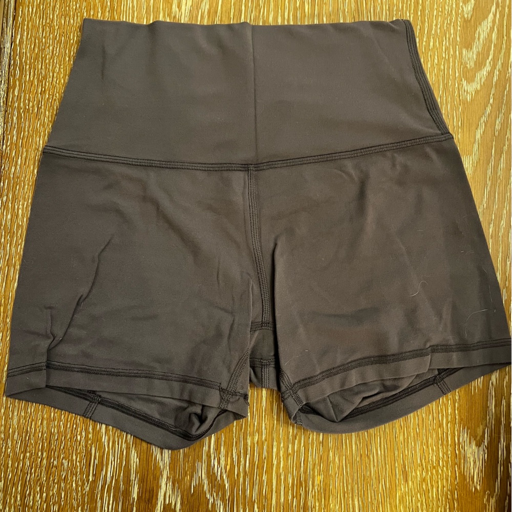 Lululemon shorts size 6